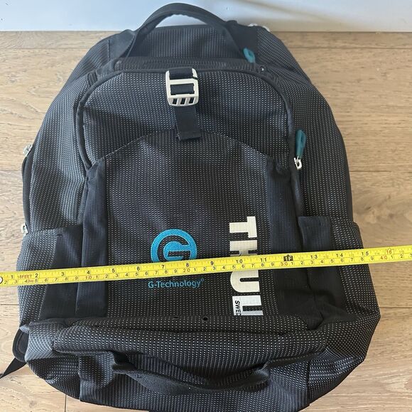 Thule Crossover 32L Backpack - 15inch MacBook Pro / 15.6inch PC/Tablet - 19”x15” - Picture 16 of 16